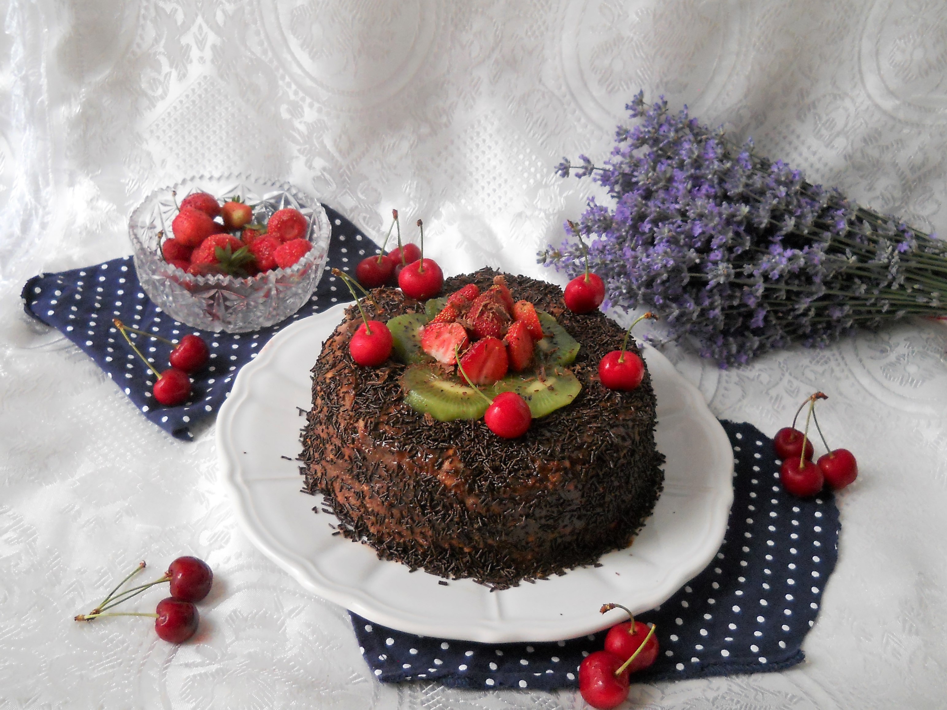 Desert tort de biscuiti cu fructe confiate