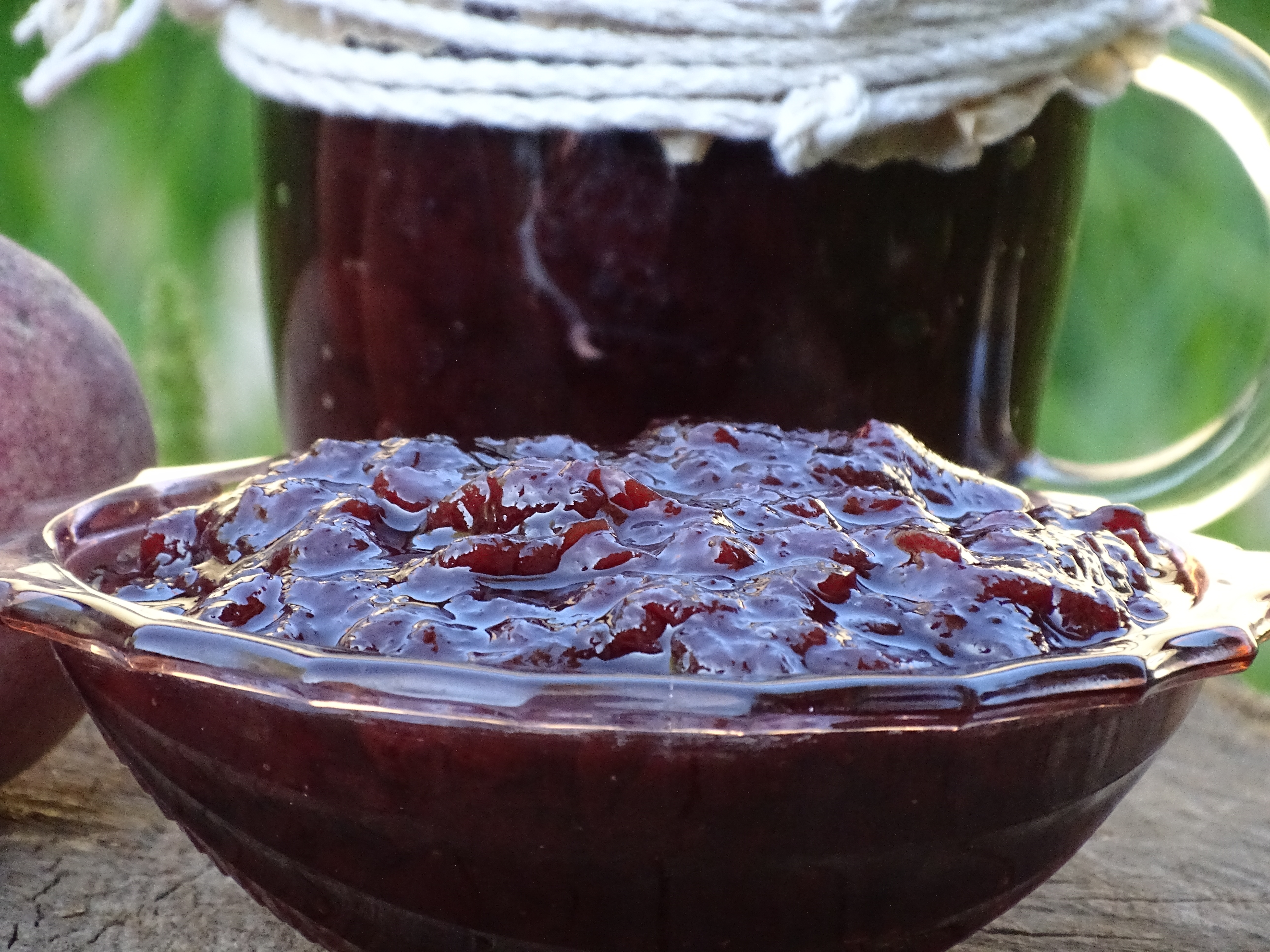 Gem din piersici rosii de gradina