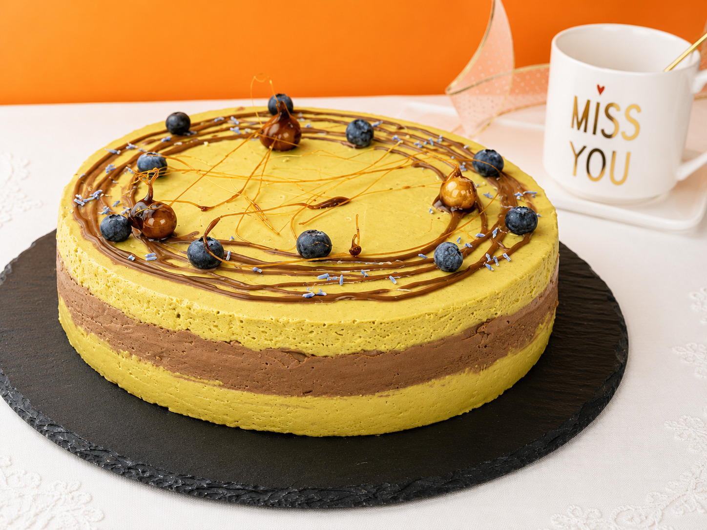 Desert tort cu mousse de mango si ciocolata