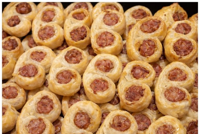 Aperitiv ochelari din foietaj cu carnaciori
