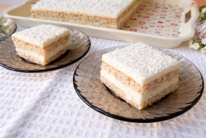Desert prajitura cu migdale si crema de cocos