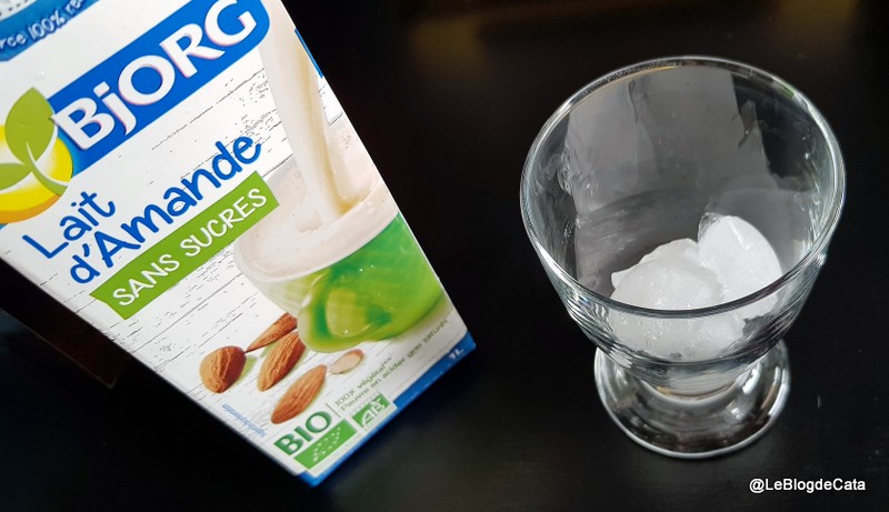 Frappa de cafea cu lapte de migdale