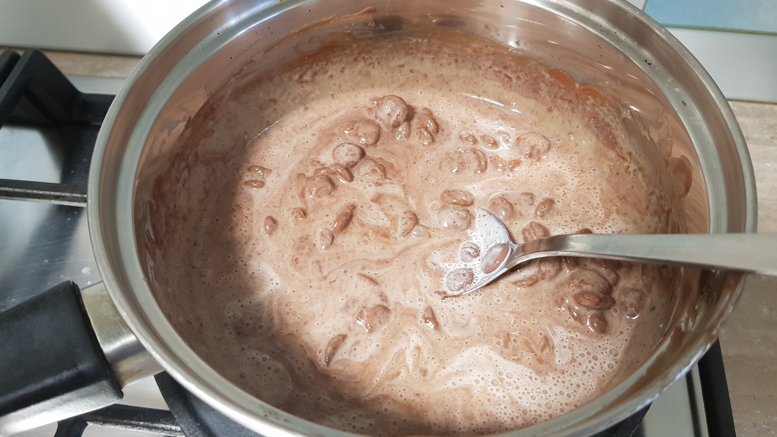 Tort cu crema de mascarpone si ciocolata - Desert delicios si aromat