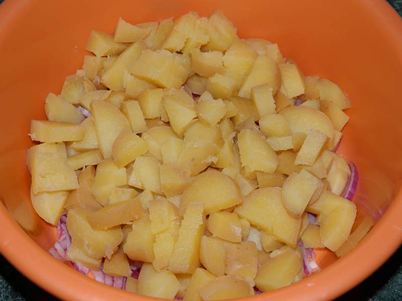 Salata orientala de cartofi cu ardei copt