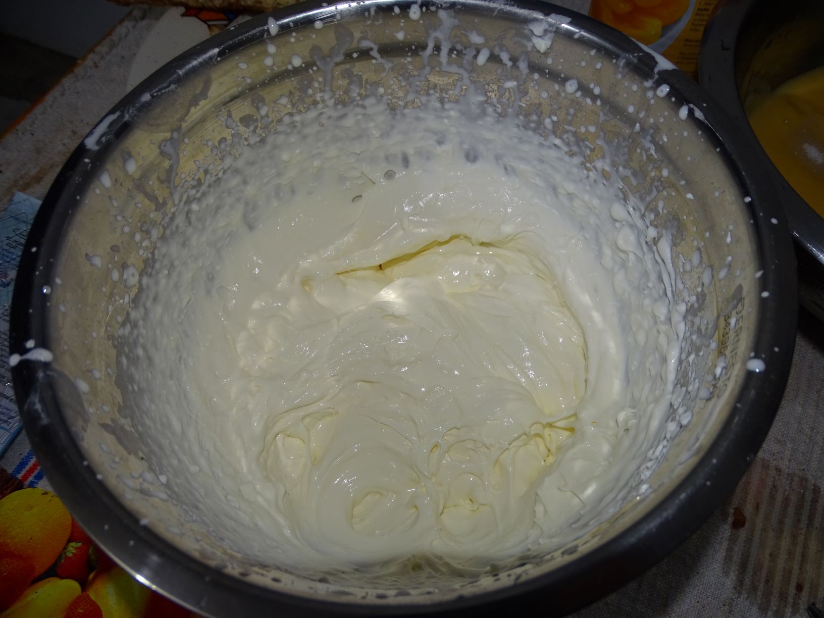 Desert cu ciocolata, zmeura si caise