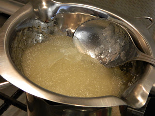 Desert prajitura cu blat de bezea cu cocos si crema de iaurt