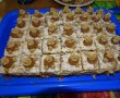 Desert prajitura cu foi de bezea si creme de ciocolata-17