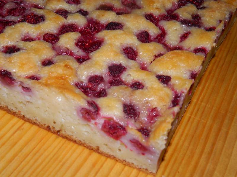 Desert prajitura cu iaurt si zmeura