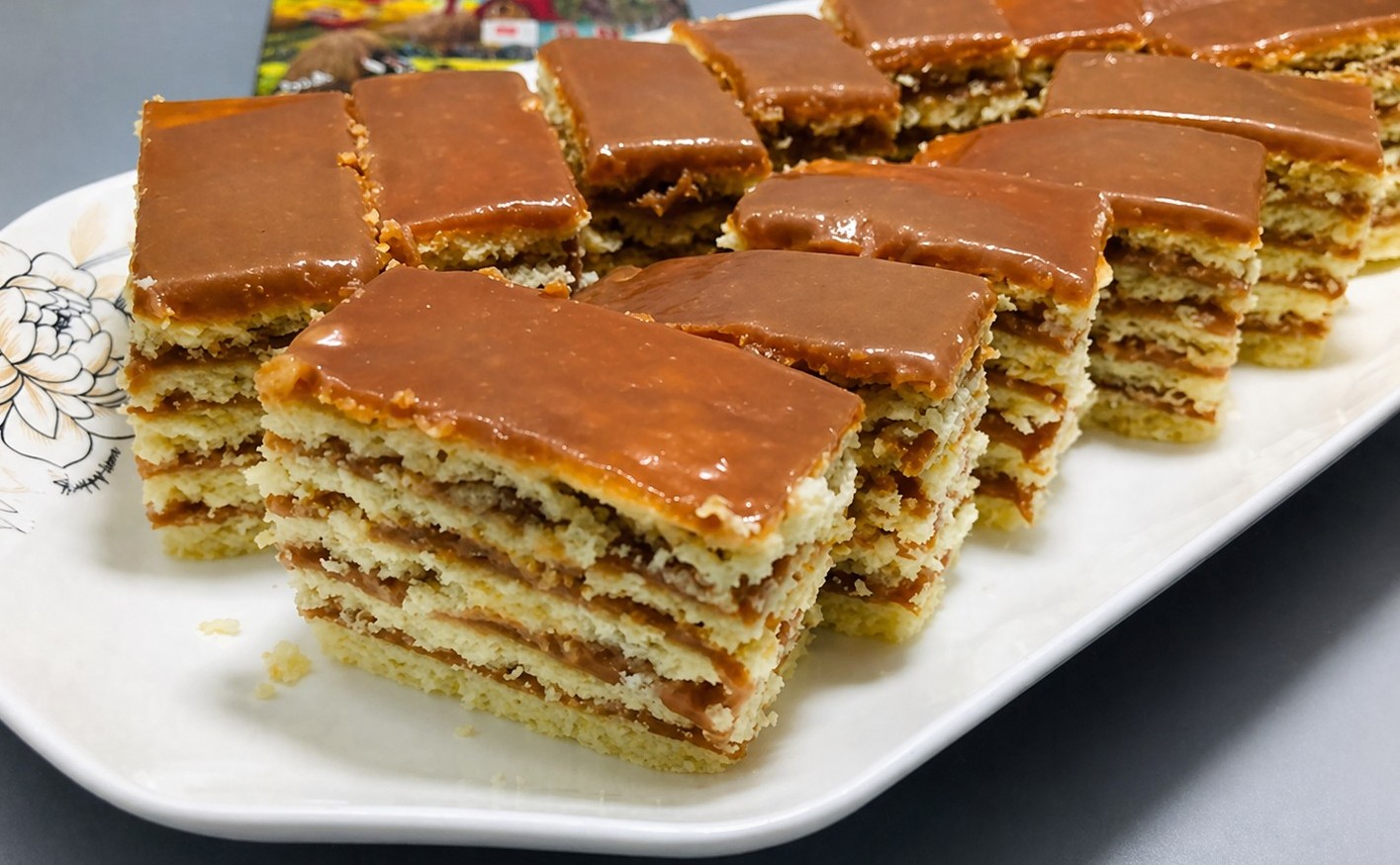 Desert prajitura cu foi fragede si ciocolata