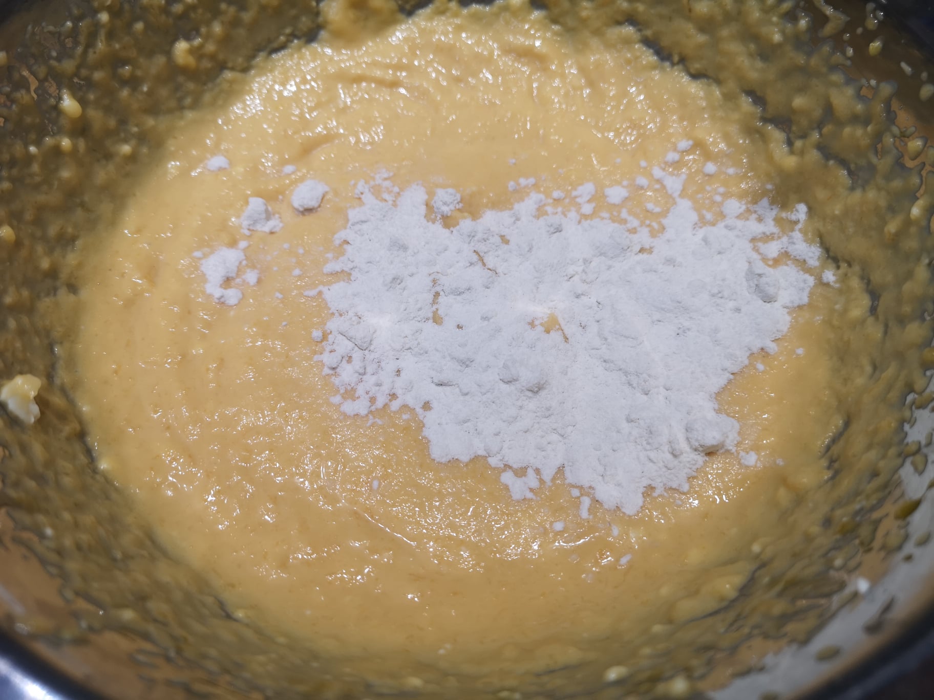 Desert negresa cu dovleac si migdale