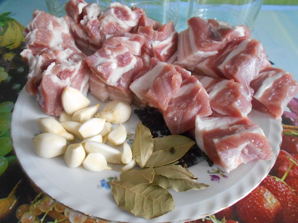 Piept de porc in saramura, la borcan - reteta simpla, fara fierbere