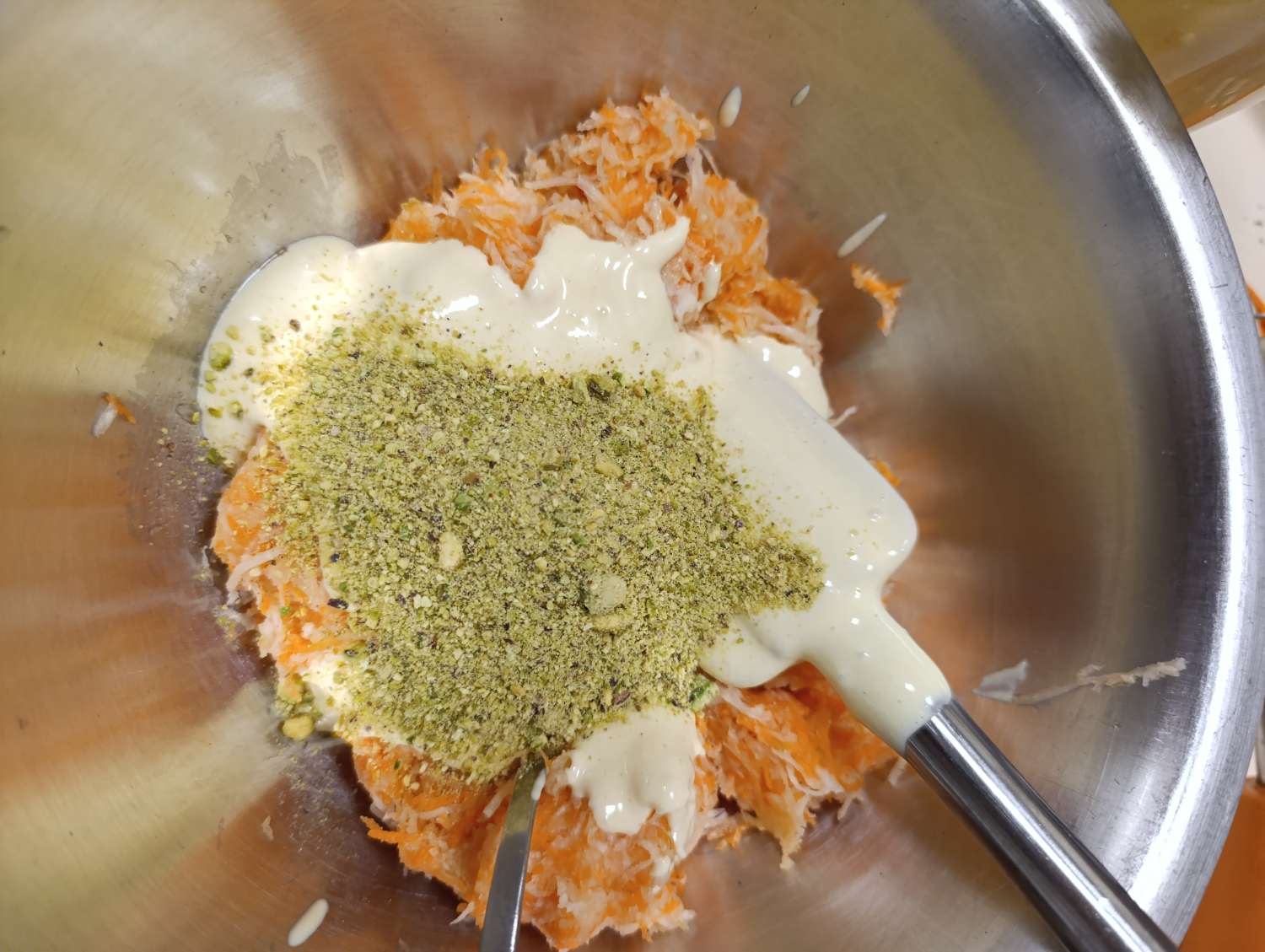 Salată de crudități cu fistic - Gustoasă și hrănitoare