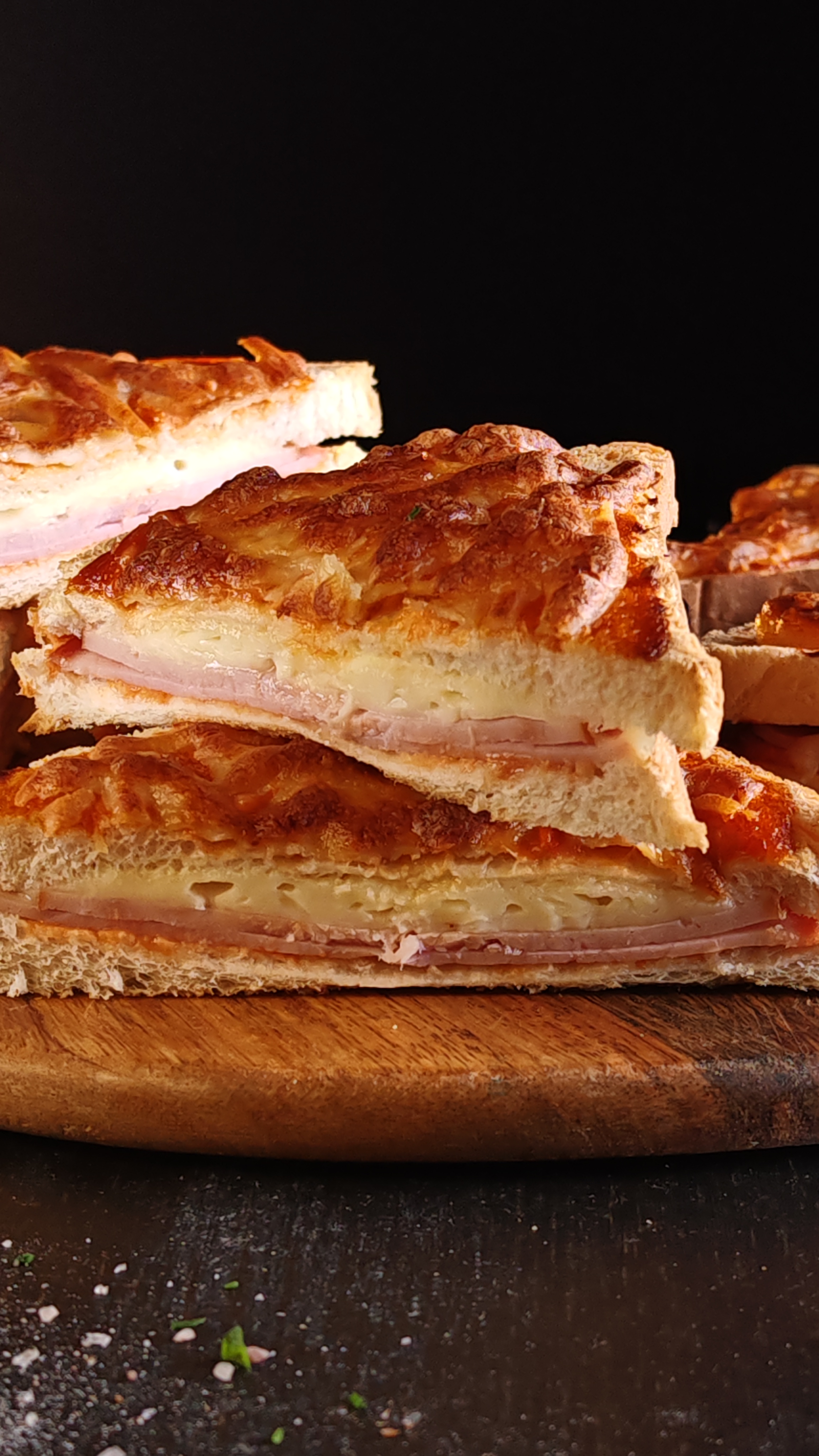 Sendvișuri calde, la cuptor - Ușor de făcut și savuroase