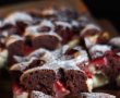 Prăjitură cu cacao, cremă de vanilie și căpșuni - Deliciu aromat și pufos-1