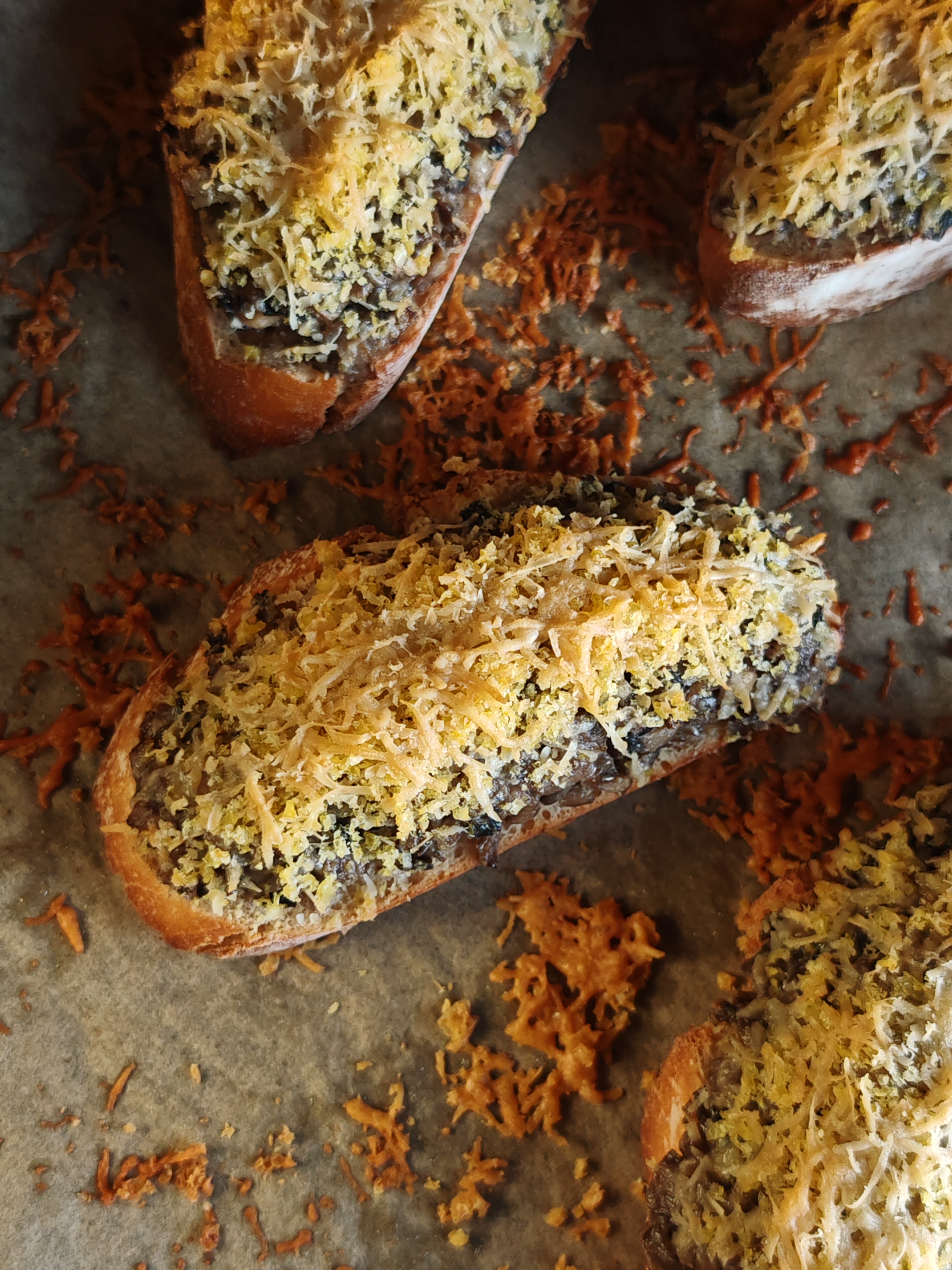 Crostini cu ciuperci - Gustarea crocantă plină de savoare