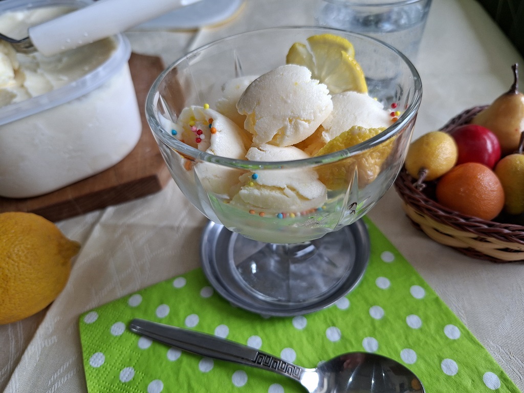 Înghețata de lămâi, cu lapte condensat - Rețeta delicioasă de casă