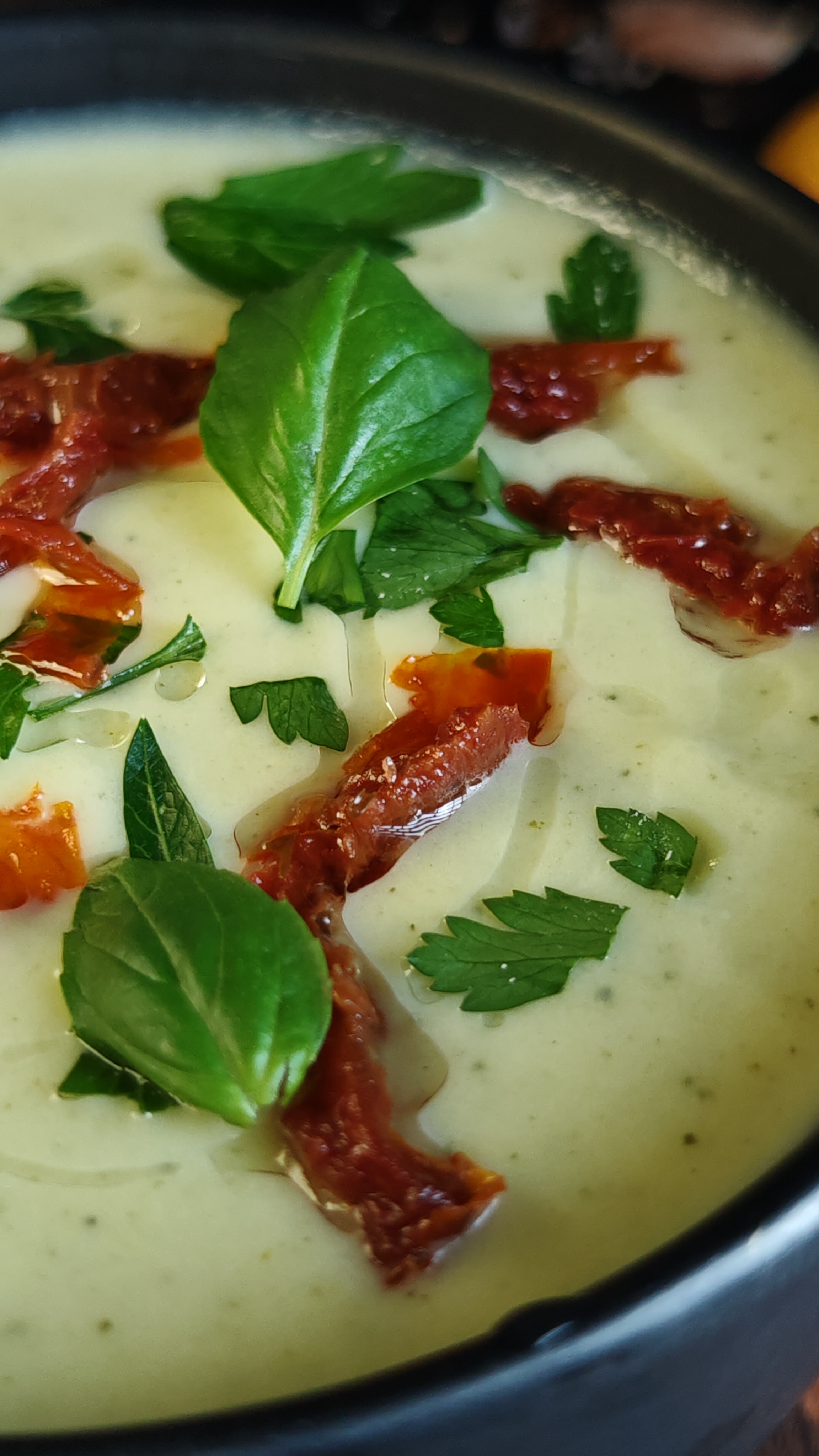 Supă cremă de dovlecei - Delicioasă și răcoritoare