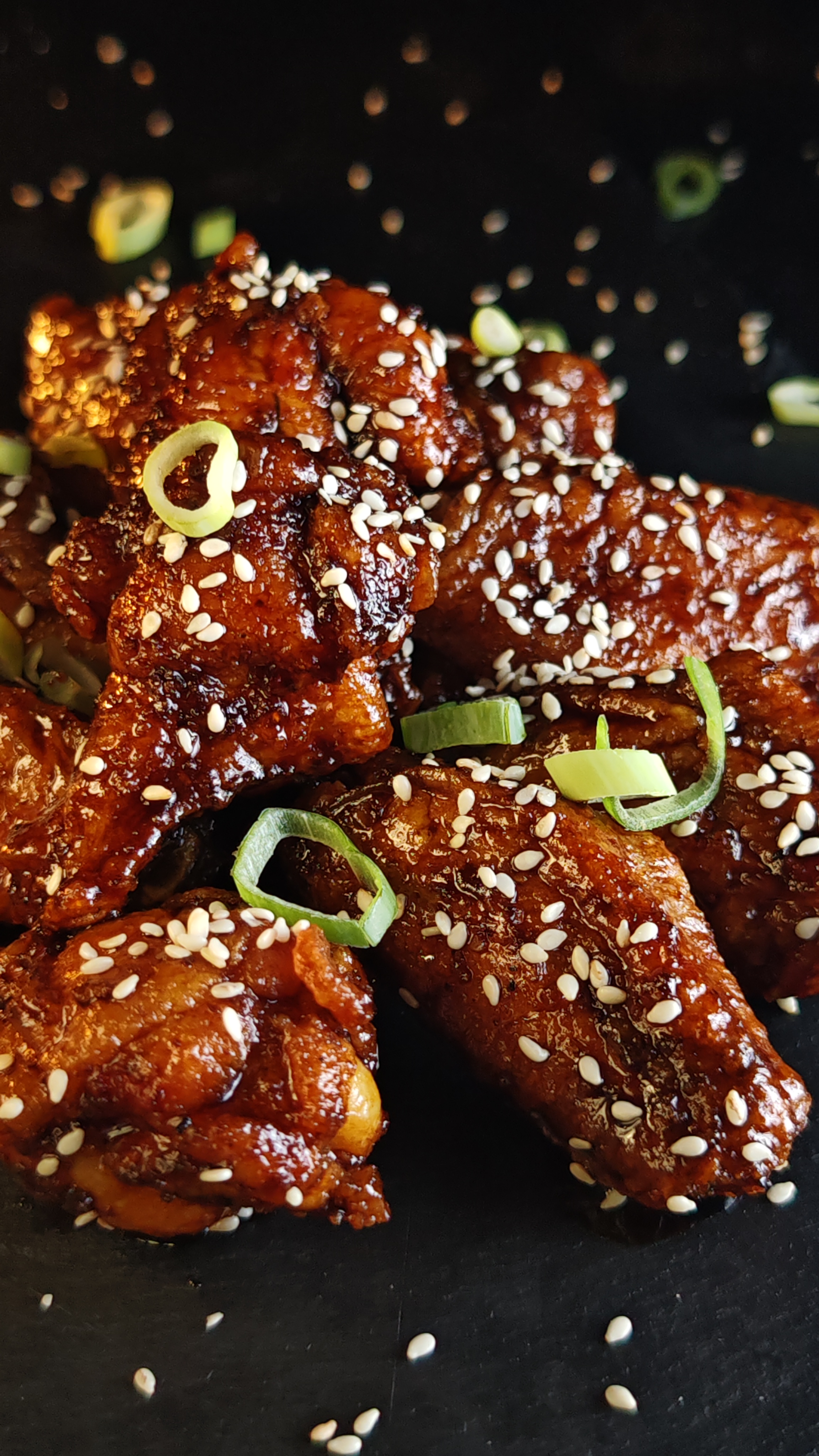 Aripioare de pui glazurate cu sos de soia - Delicioase și ușor de făcut