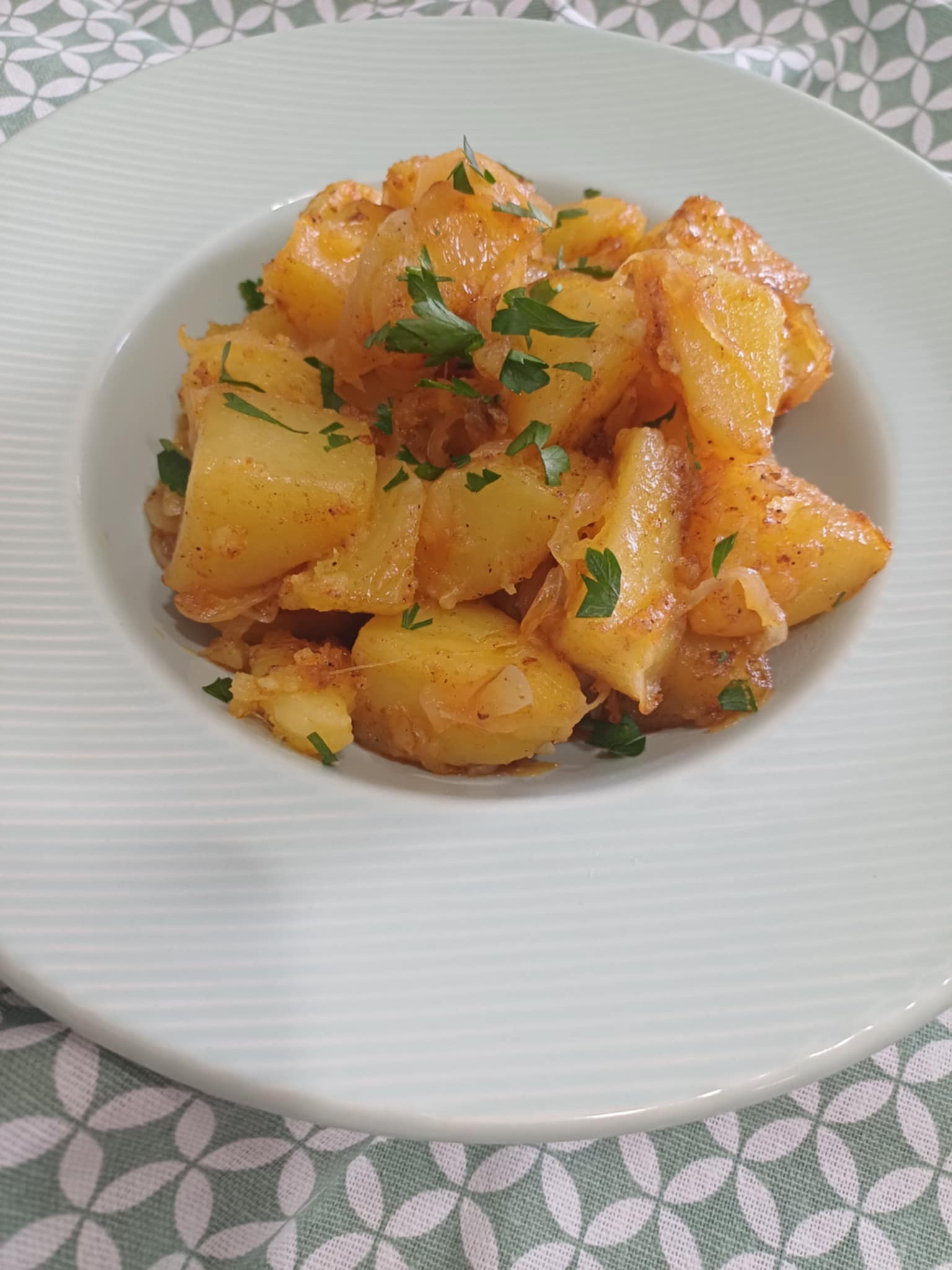 Cartofi lionezi - Reteta simpla si gustoasa de post