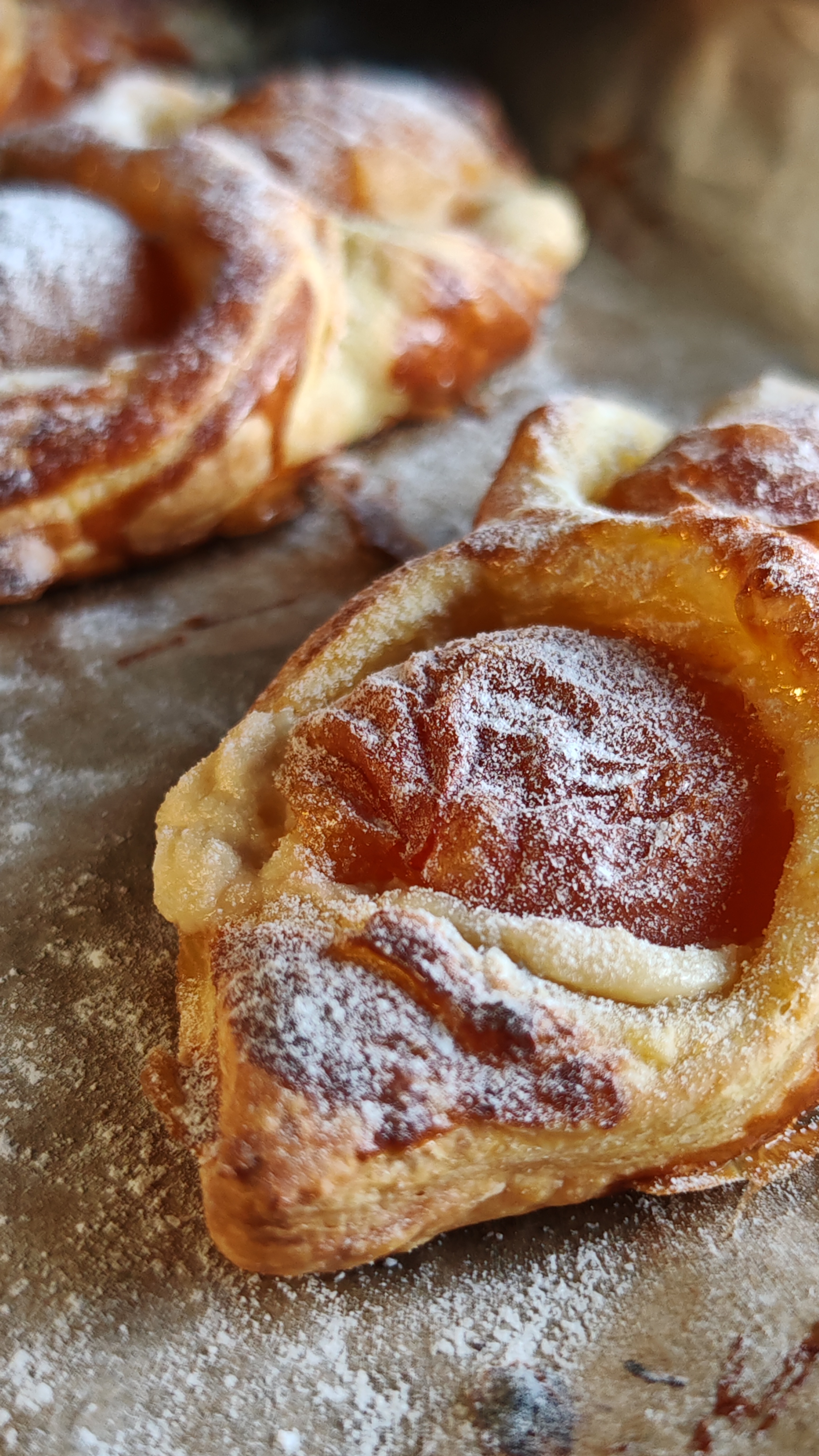 Plăcinte daneze cu caise - Rețeta rapidă și gustoasă