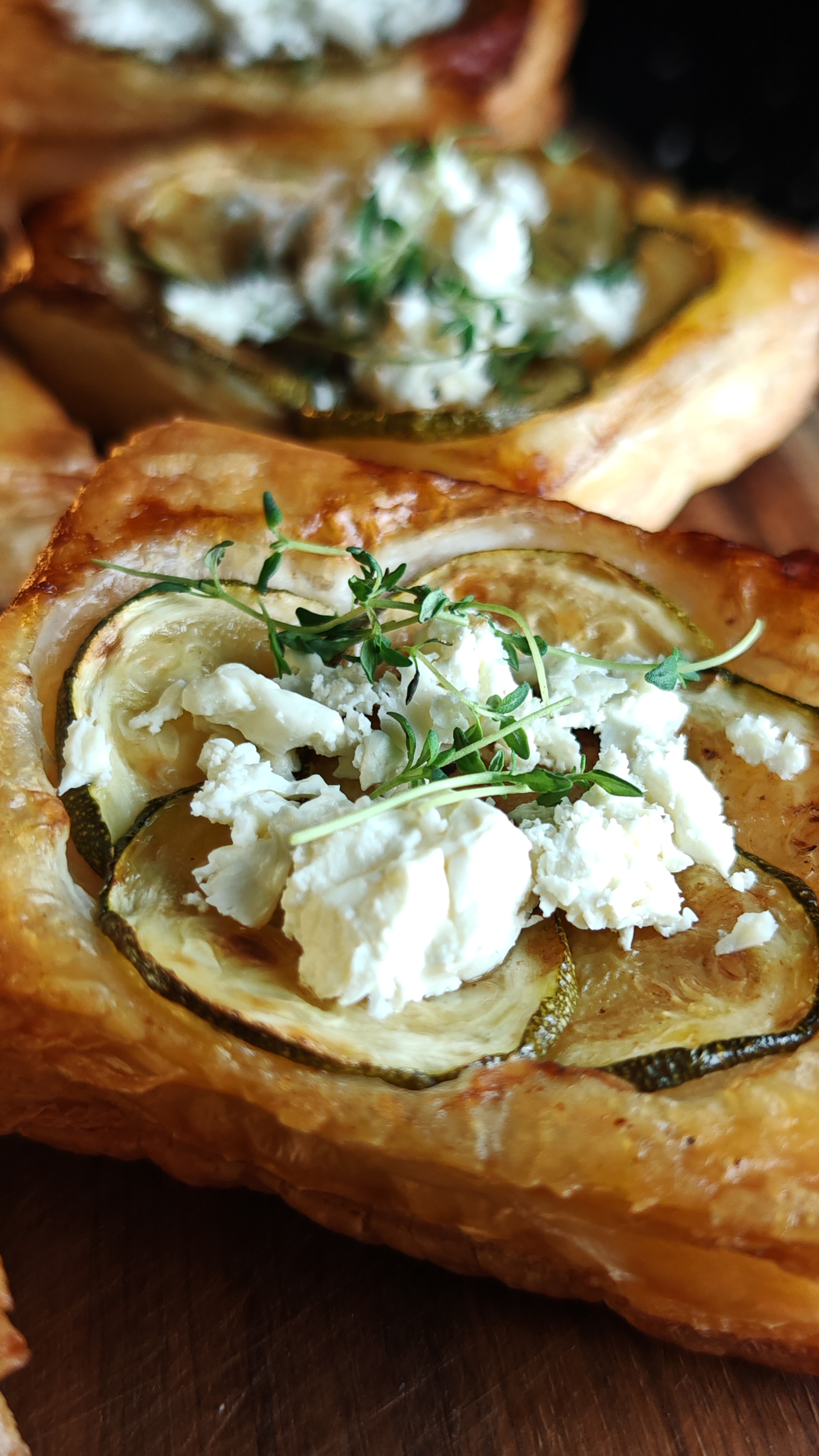 Plăcinte întoarse cu dovlecei și brânză de capră - Rapide și grozav de gustoase