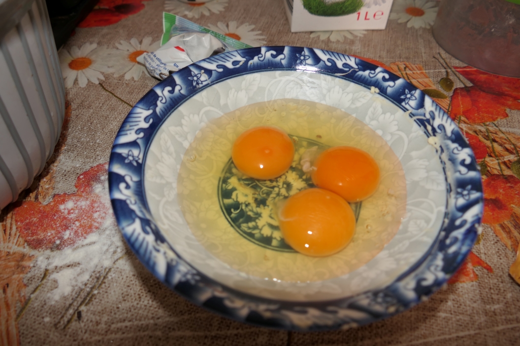 Prajitura cu mango si pralina cu alune de padure