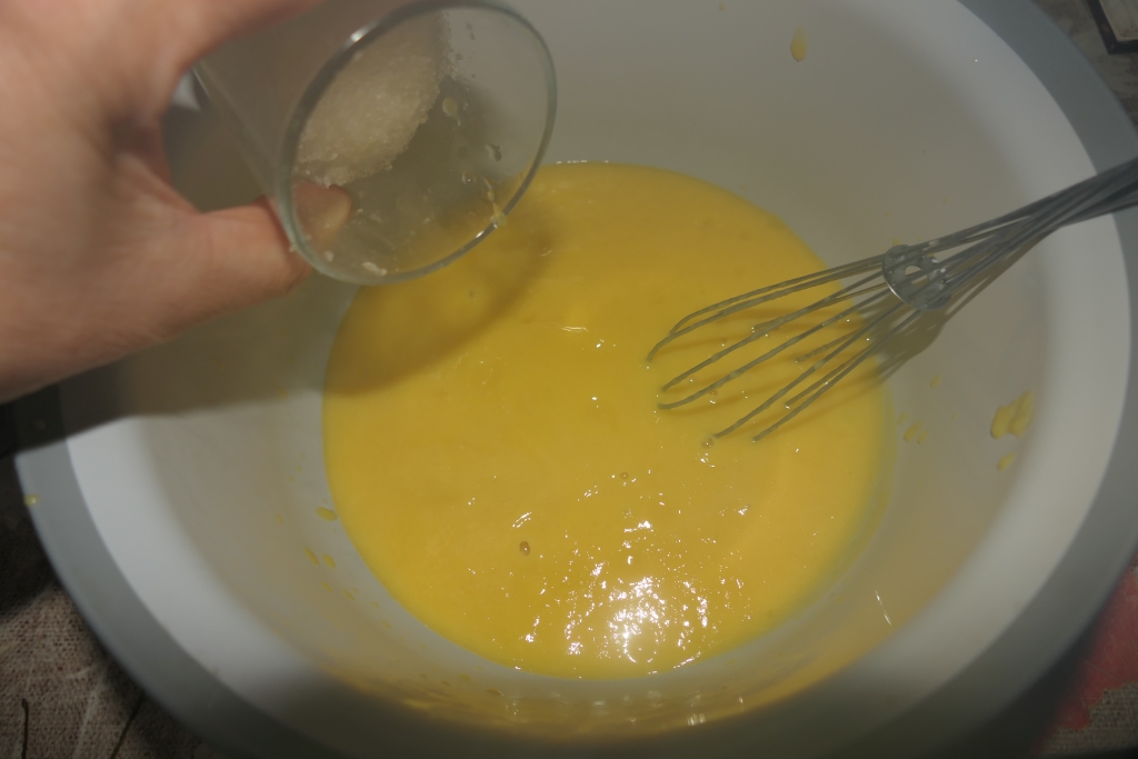 Prajitura cu mango si pralina cu alune de padure