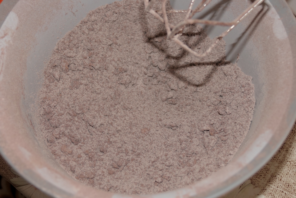 Prajitura cu mango si pralina cu alune de padure - Reteta delicioasa de casa