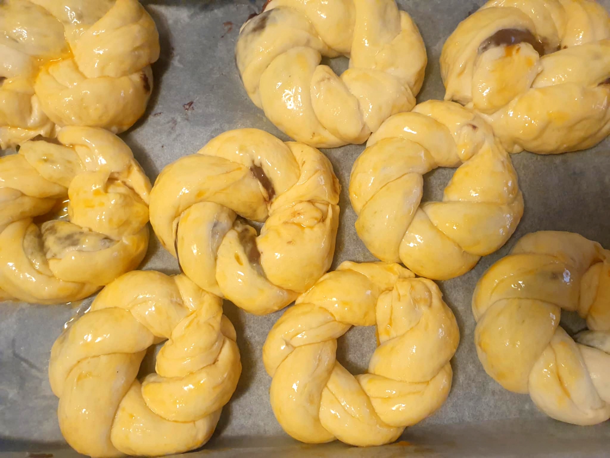 Chifle cu nutella - Fragede, aromate si pline de crema