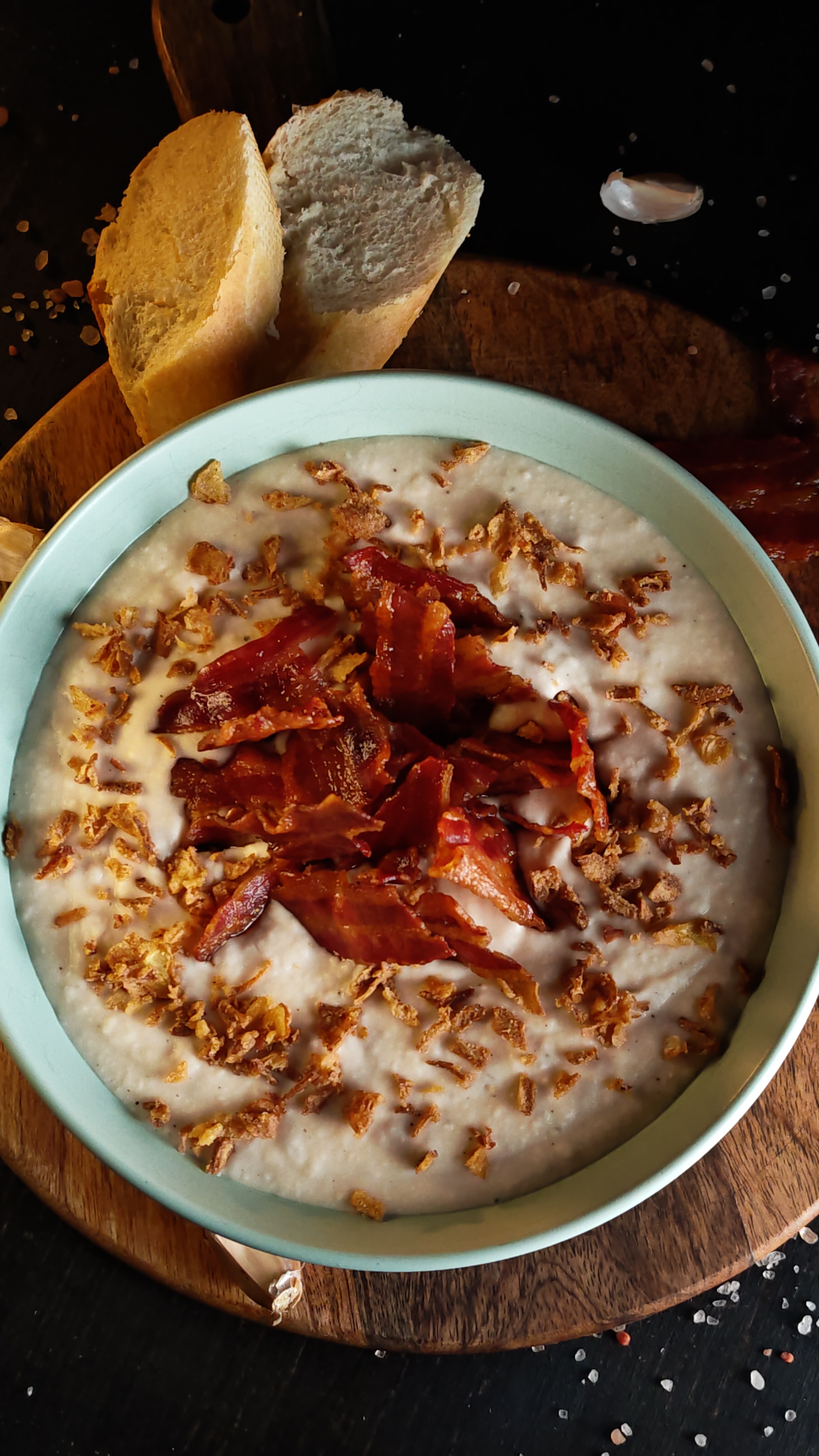 Pastă de fasole cu ceapă și bacon - Rețeta rapidă și gustoasă