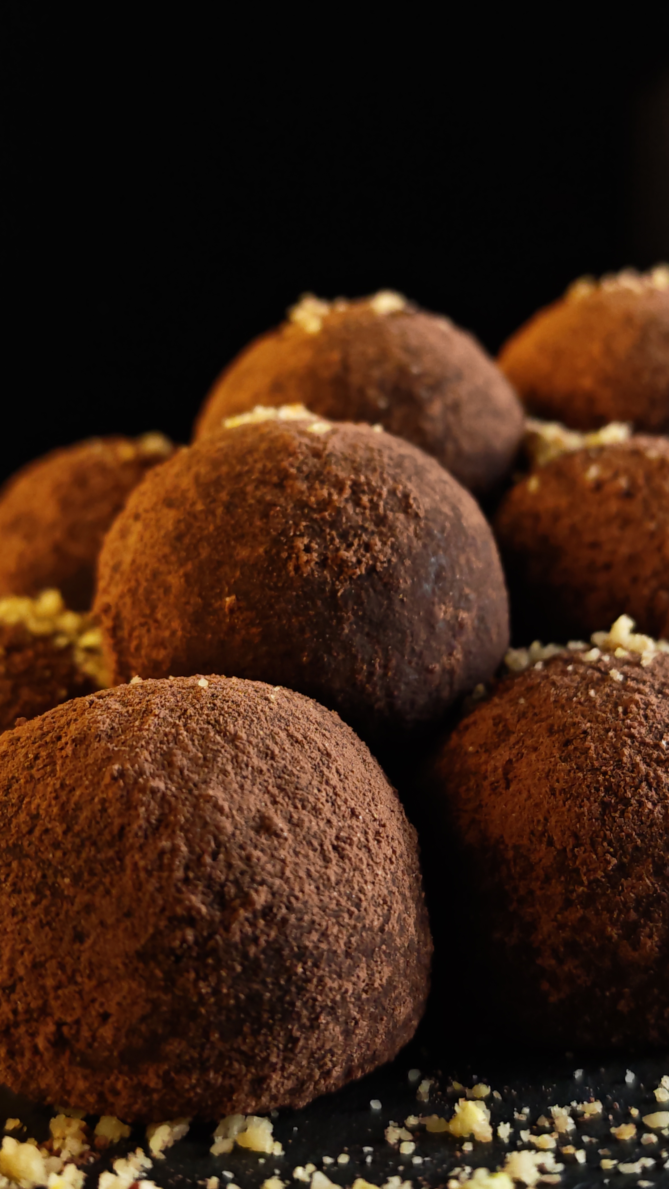 Bomboane de post cu biscuiți și nucă – desert simplu, rapid și delicios