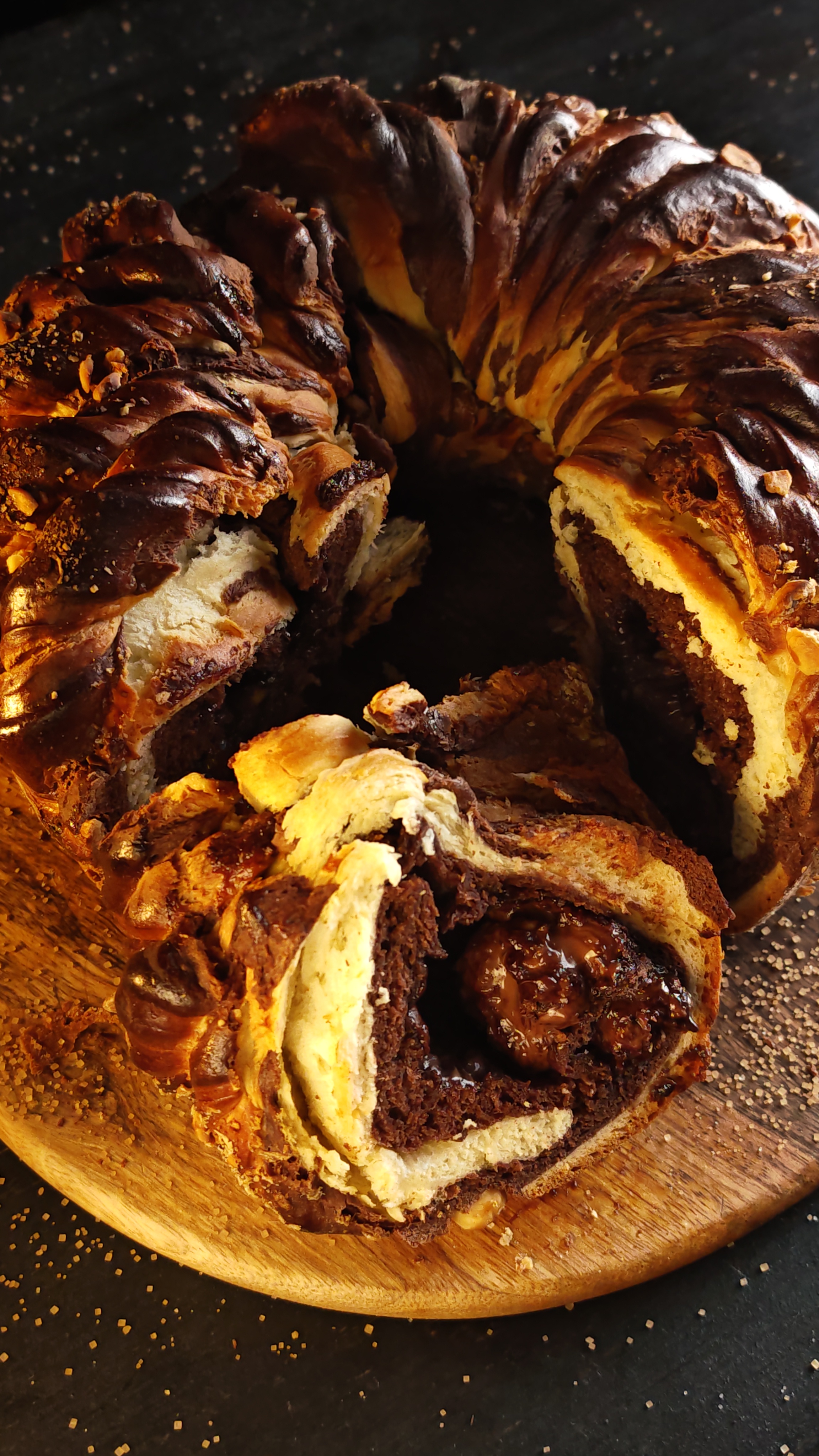 Cozonac bicolor cu Nutella și alune de pădure – rețetă de casă perfectă