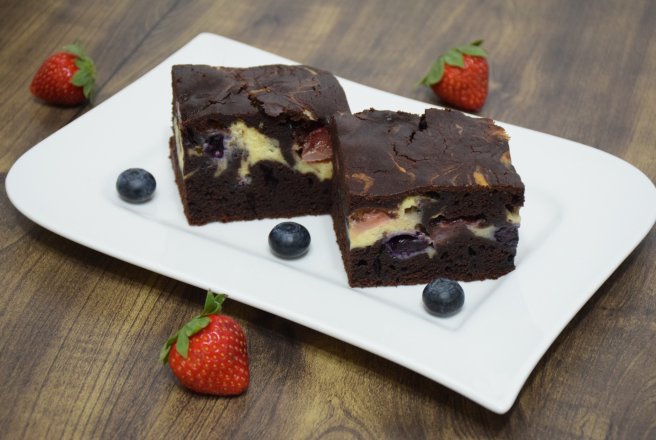 Negresa cu capsuni si afine - Reteta delicioasa cu fructe